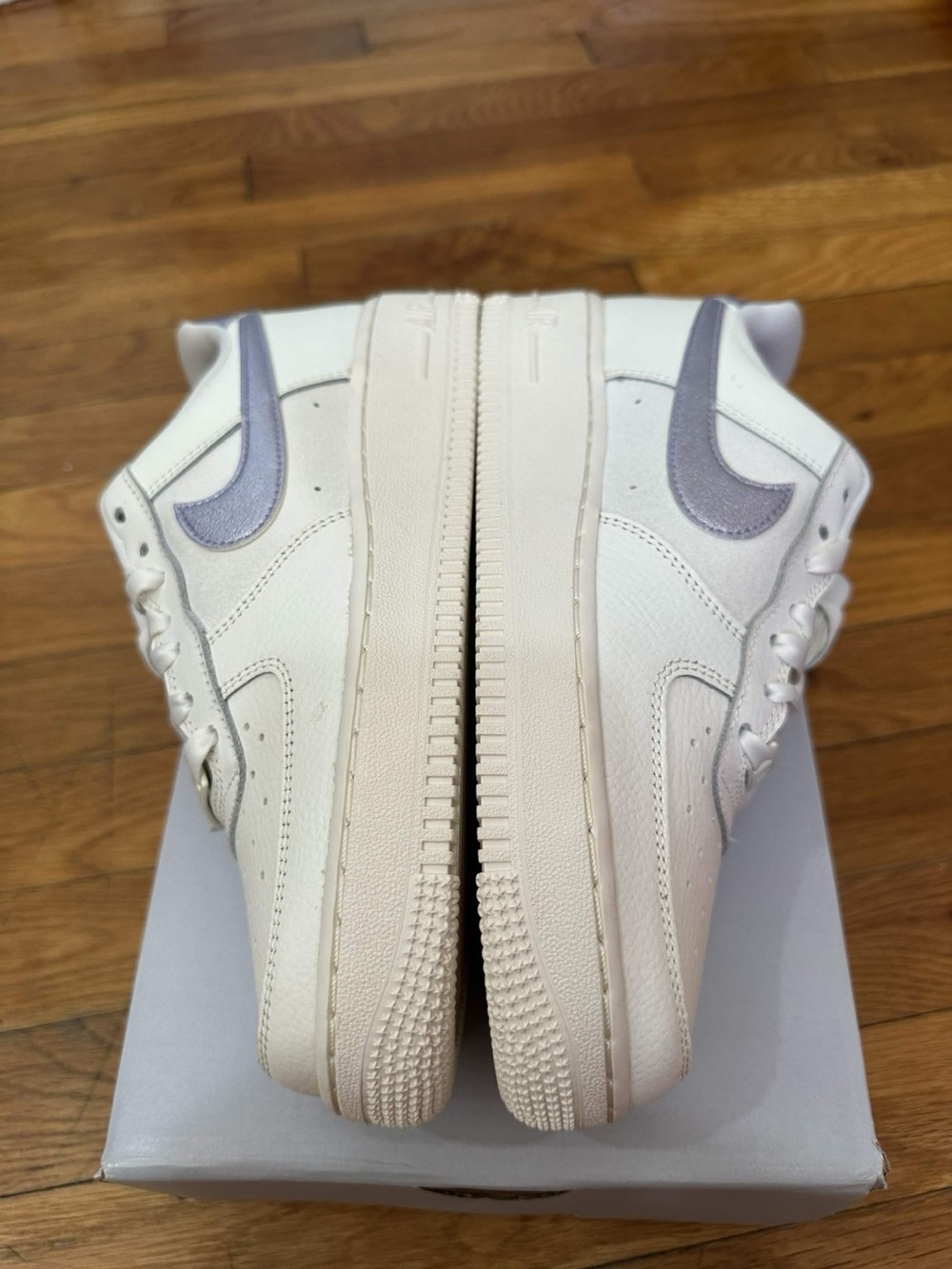 *Slightly Used* Nike Air Force Women White Purple (DV7470-100) Size 8W - Picture 7 of 11